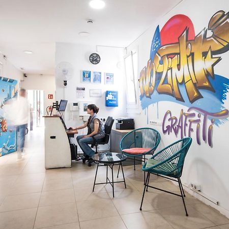 No Limit Hostel Graffiti Barcelona Exterior photo