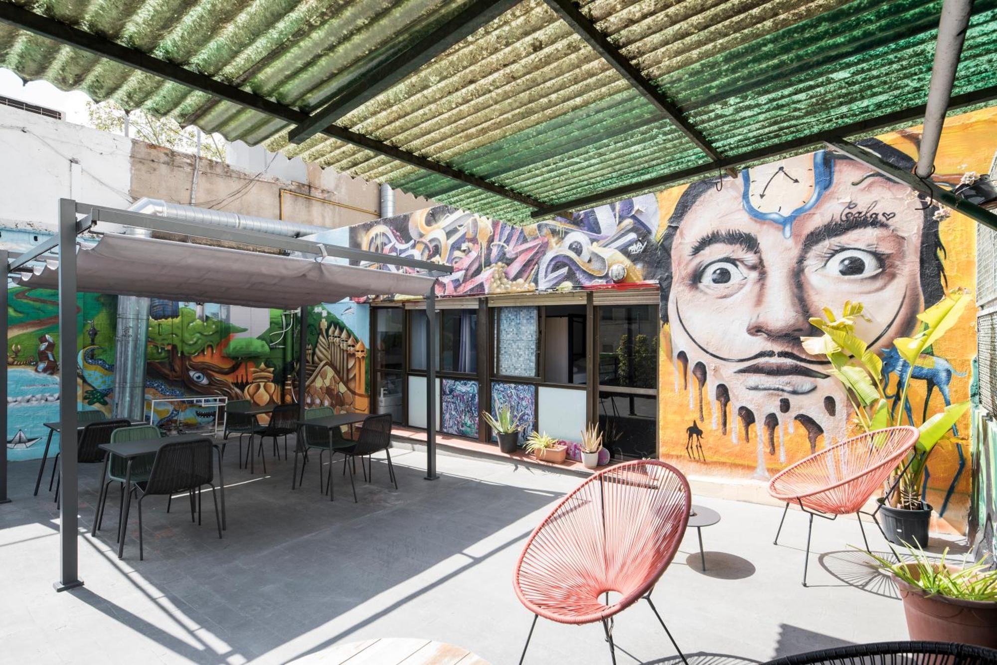 No Limit Hostel Graffiti Barcelona Exterior photo