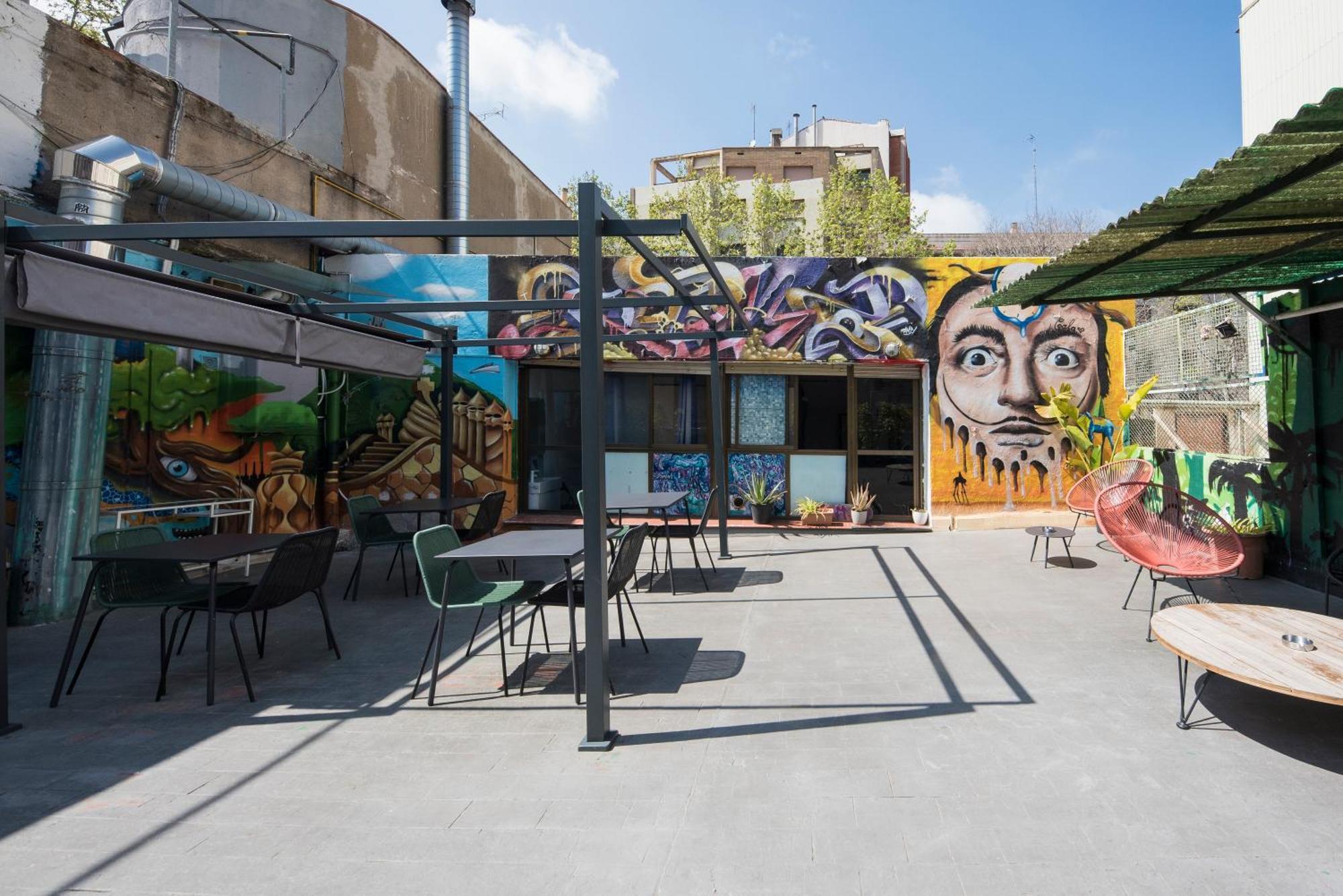No Limit Hostel Graffiti Barcelona Exterior photo
