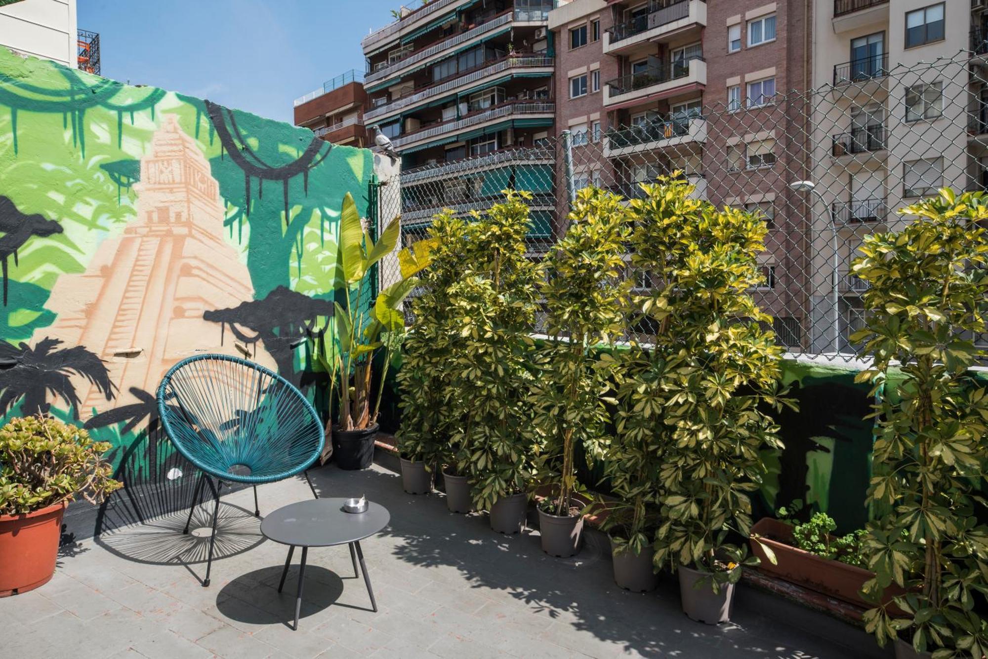 No Limit Hostel Graffiti Barcelona Exterior photo